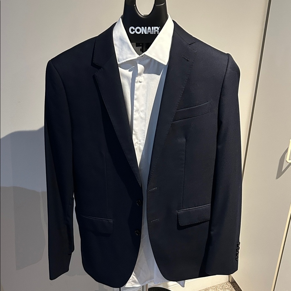 Classic Men's Dark Blue Suit